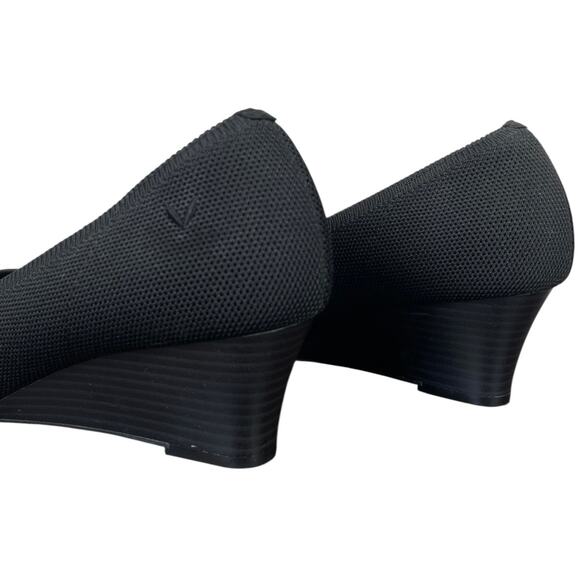 Chic Black Wedge Heels - Picture 10 of 13